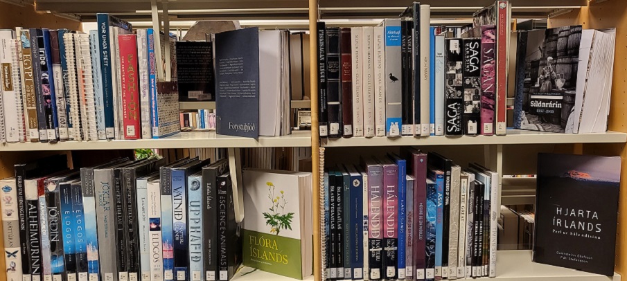 Picture of books in shelves.