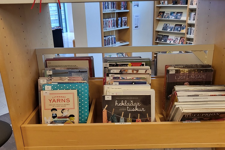 Picture of books in shelves
